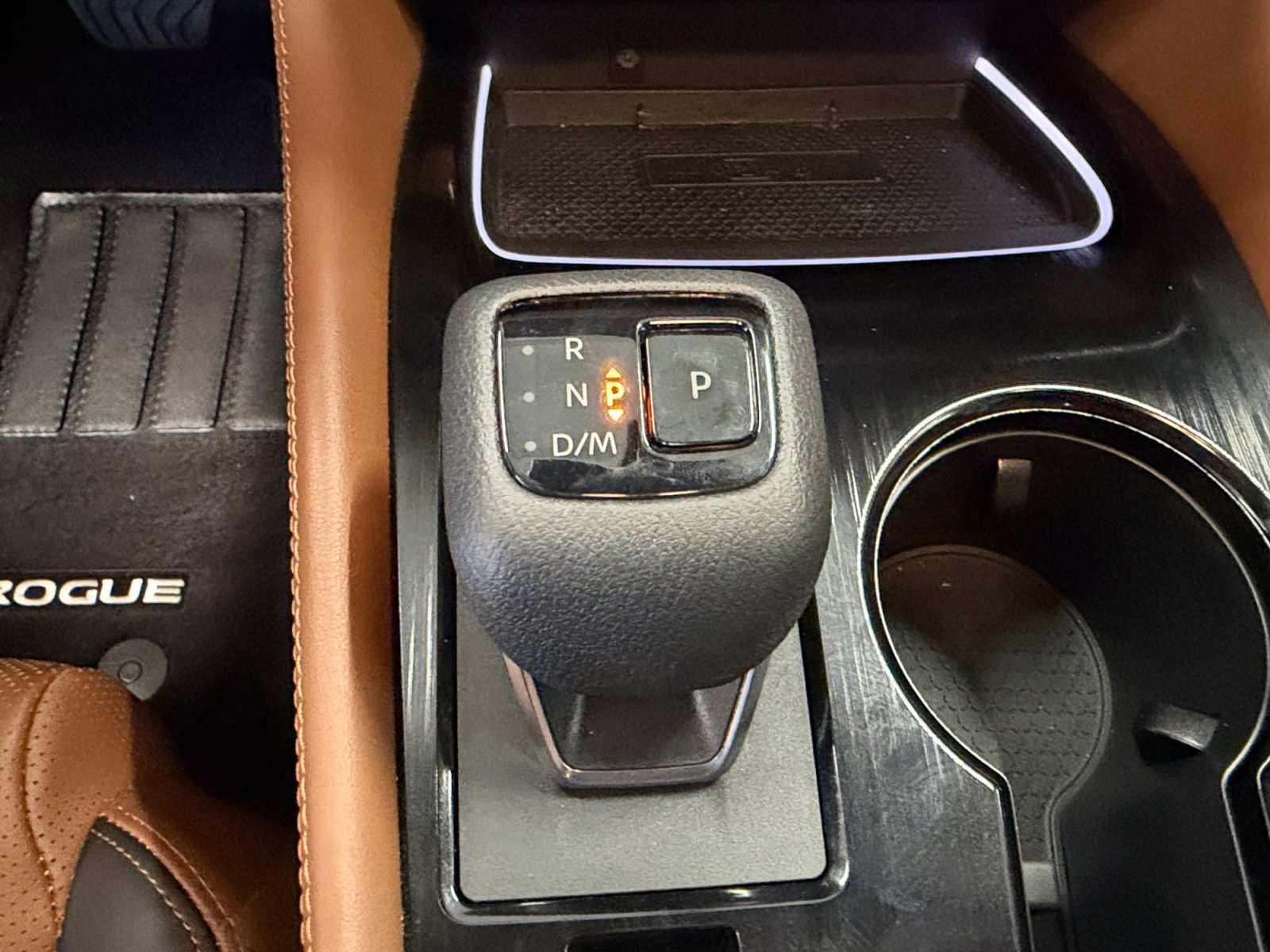 Used 2025 Everest White Pearl/Super Black Nissan Platinum image 23