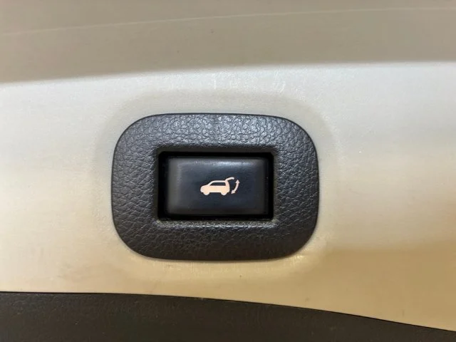 Used 2020 Red Nissan SV image 27