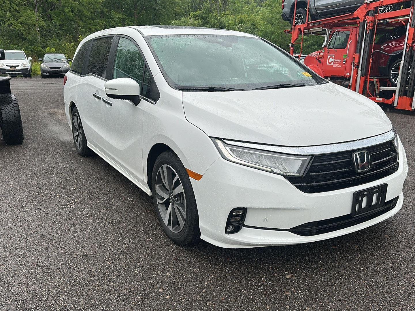 Used 2023 Platinum White Pearl Honda Touring image 3
