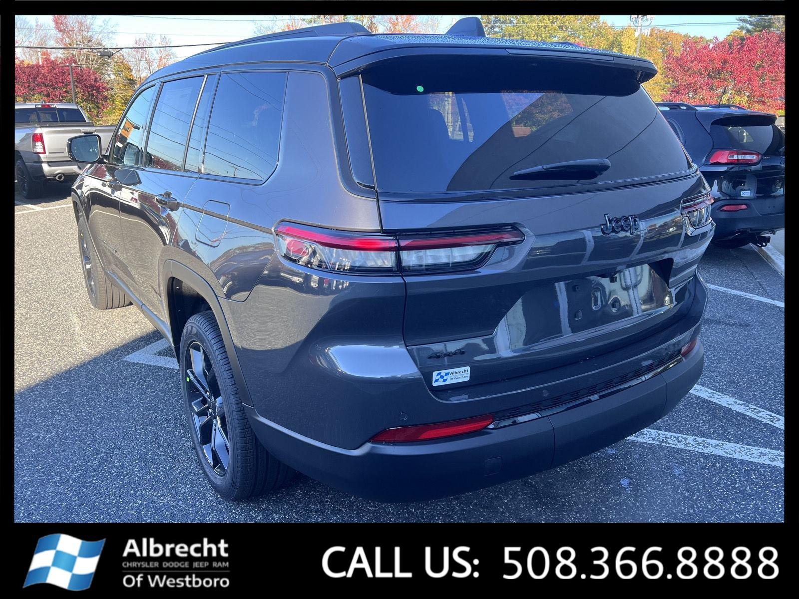 2025 Jeep Grand Cherokee Limited photo 3