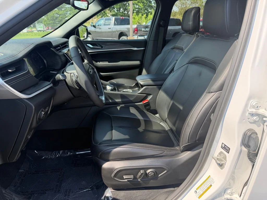 Certified Used 2024 White Jeep Limited image 11