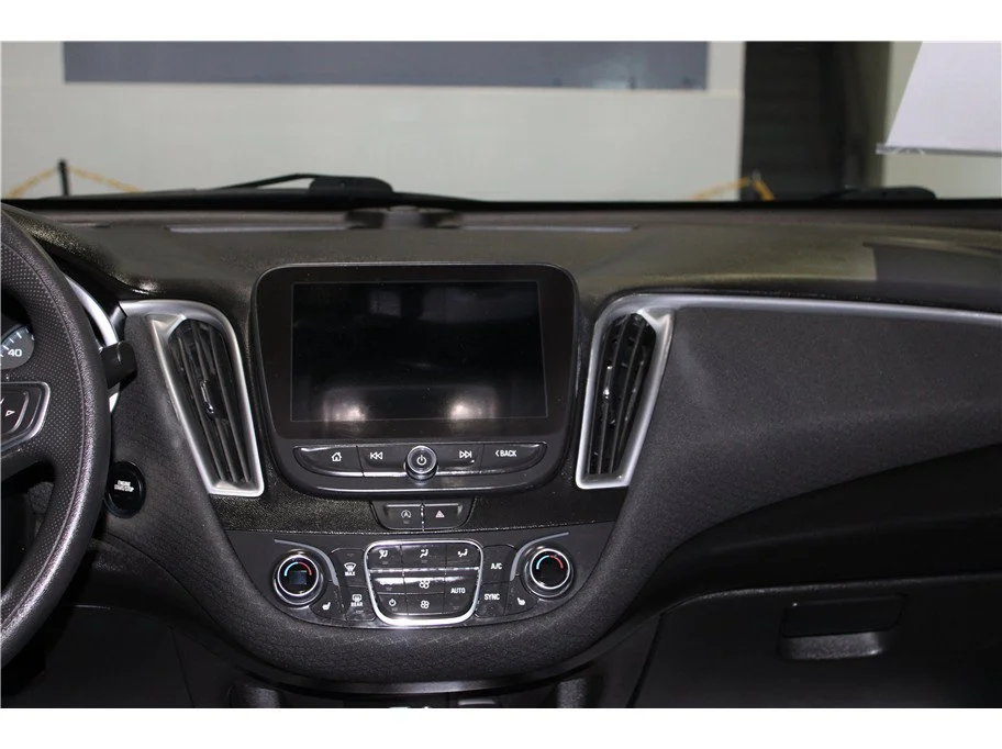 Used 2023 Mosaic Black Metallic Chevrolet LT image 17