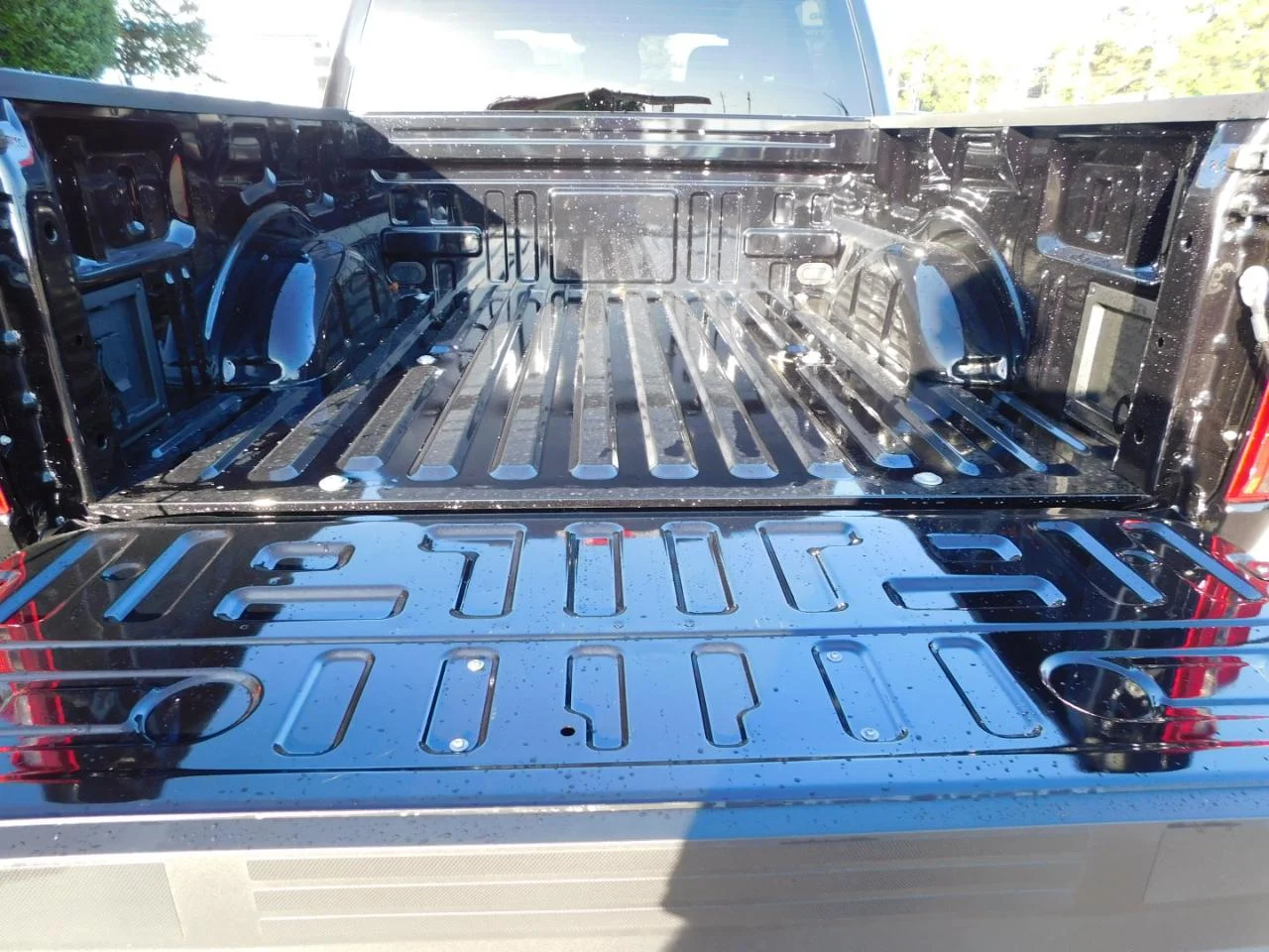 New 2026 Agate Black Metallic Ford XLT image 8