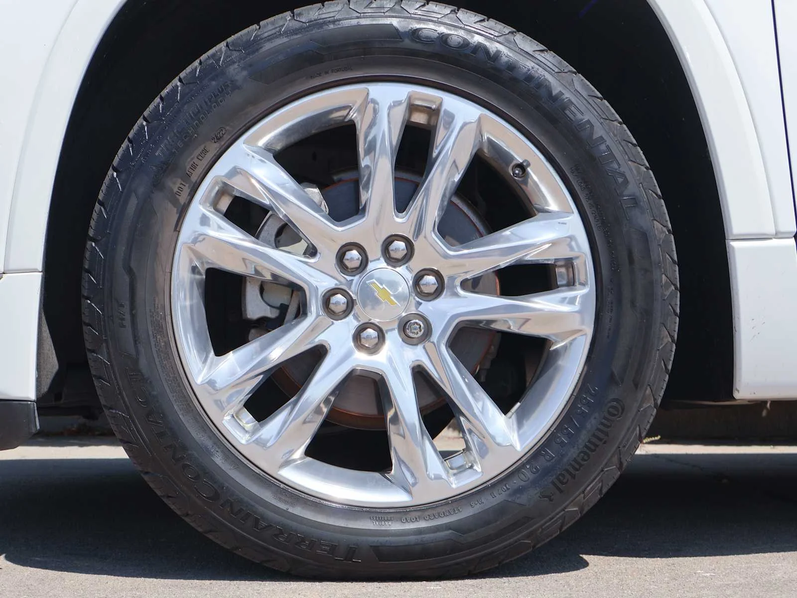 Used 2019 Summit White Chevrolet High Country image 7