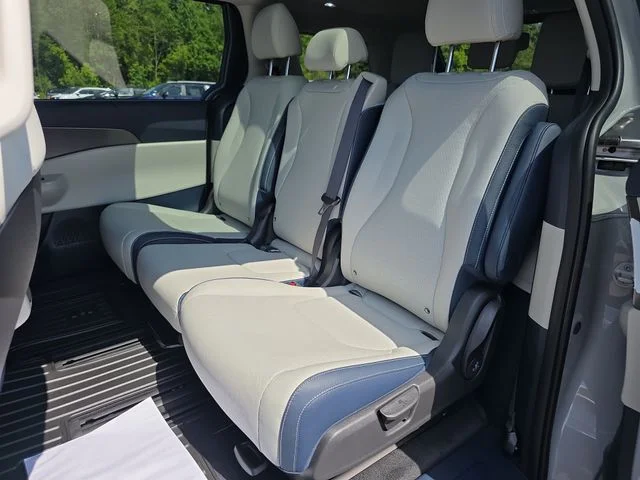 New 2026 Ceramic Silver Kia SX Prestige image 6