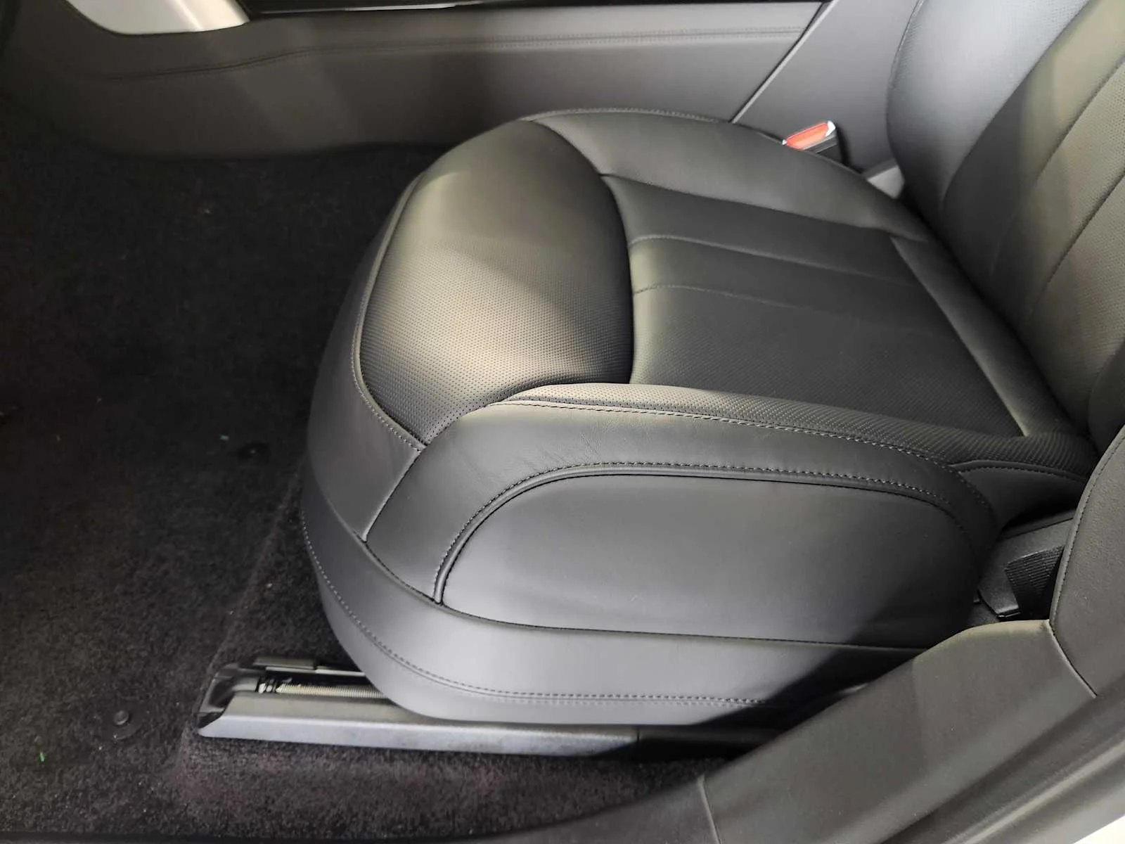 2026 Land Rover Range Rover SE - Photo 23