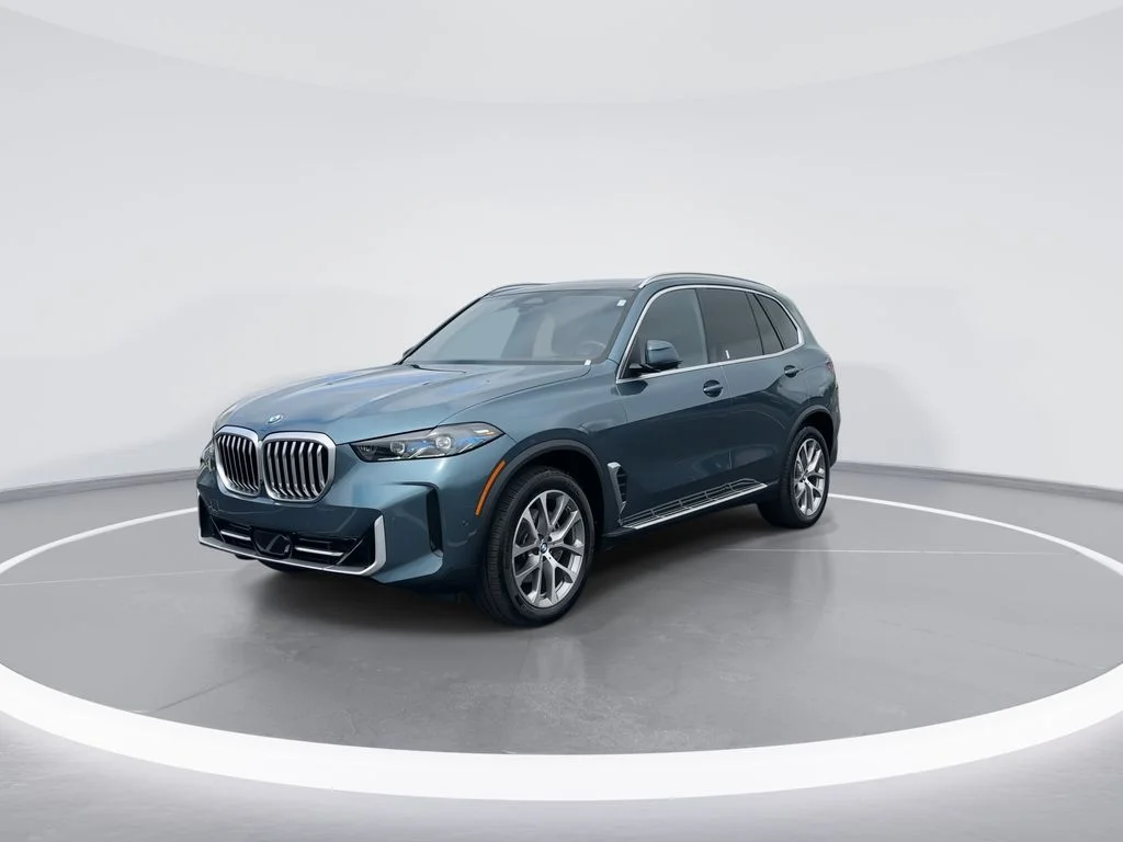 Used 2025 Blue BMW xDrive40i image 4