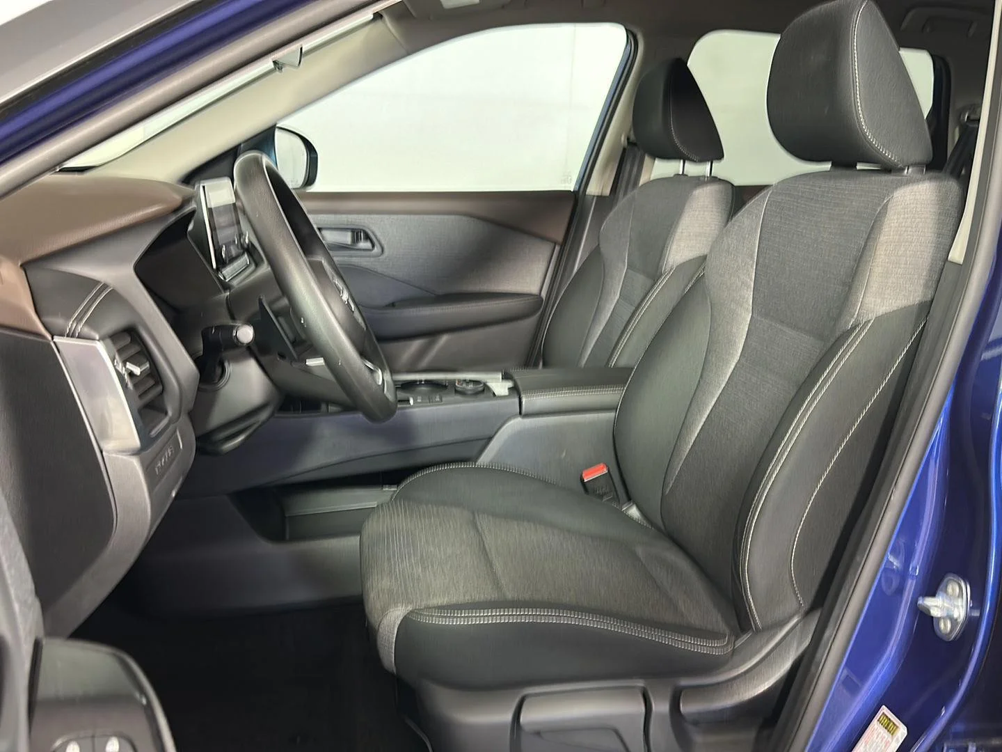 Used 2022 Caspian Blue Metallic Nissan S image 6