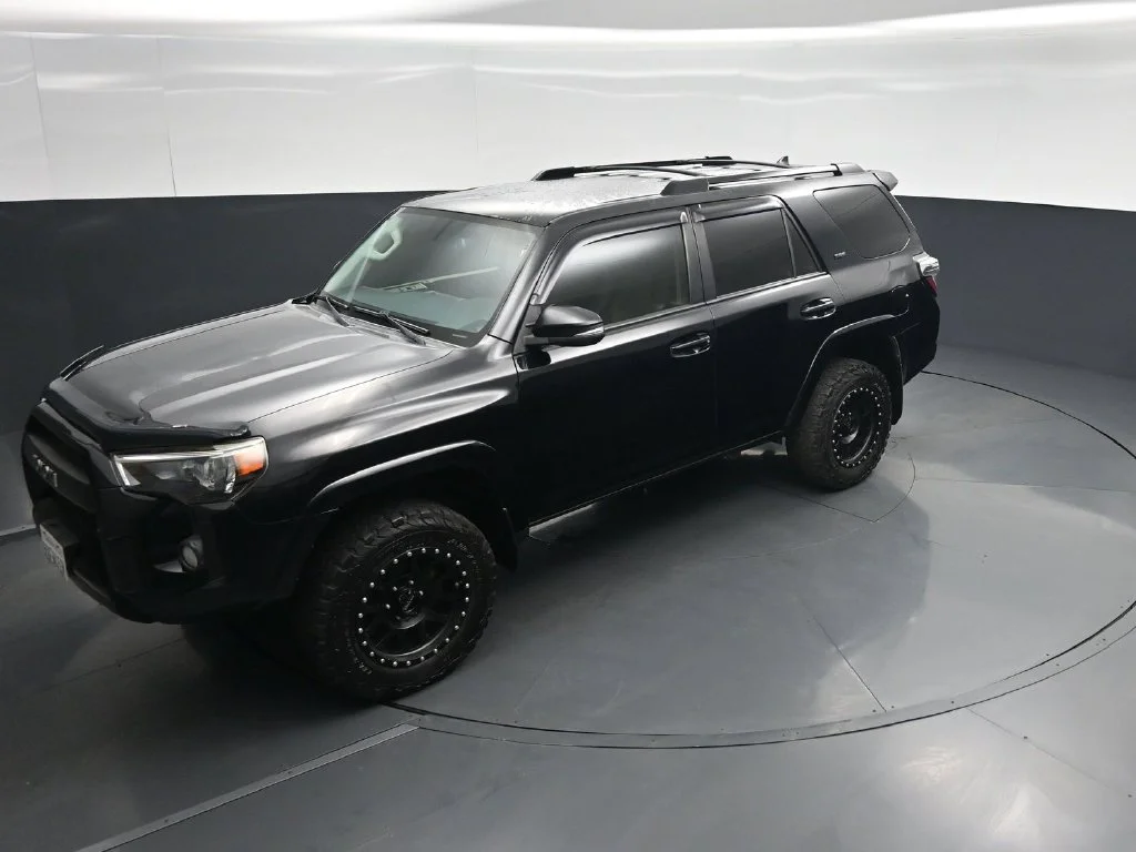 Used 2018 Black Toyota SR5 Premium image 35