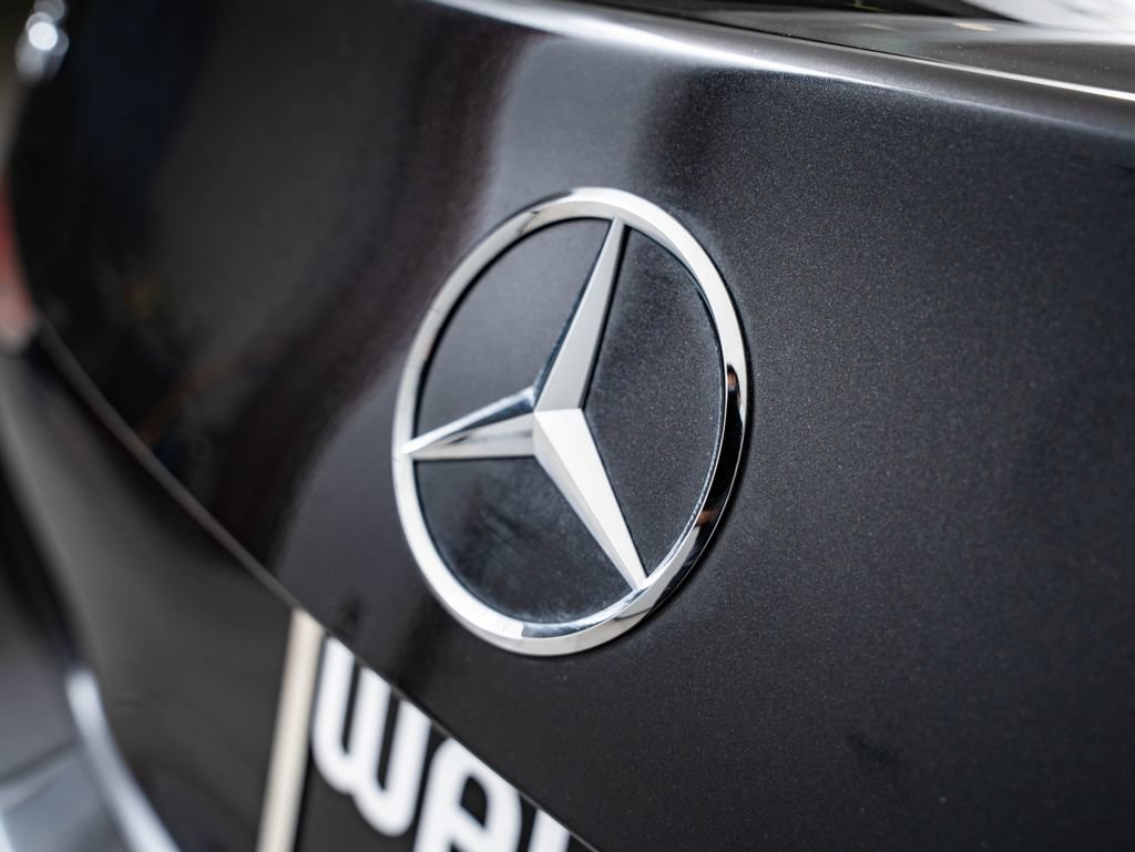 Used 2023 Graphite Grey Metallic Mercedes-Benz C 300 image 18