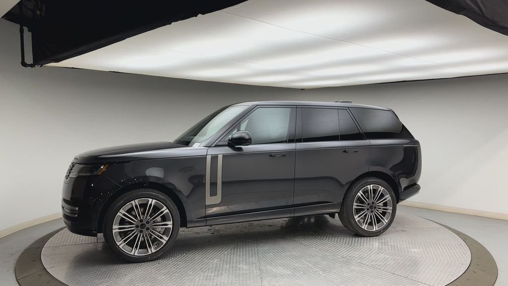 New 2026 Carpathian Gray Premium Metallic Land Rover SE image 6