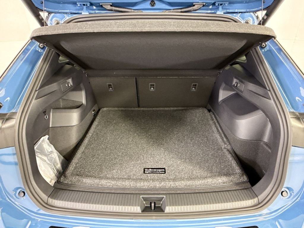 New 2026 Monterey Blue W/Deep Black Roof Volkswagen SE R-Line Black image 26