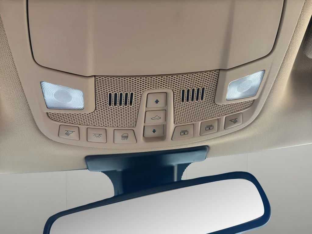 Used 2016 White Platinum Metallic Tri-Coat Ford Lariat image 24