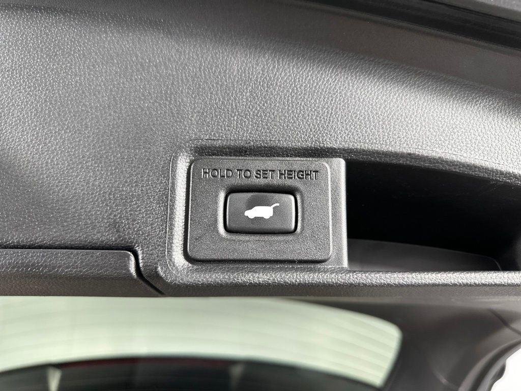 Used 2023 Platinum White Pearl Acura Base image 28