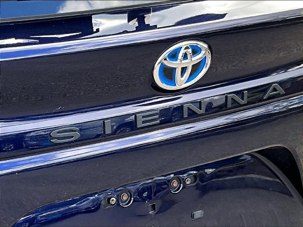 Used 2022  Toyota XLE image 30