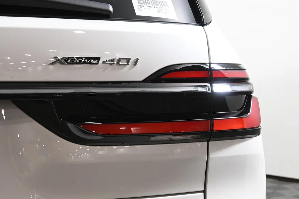 New 2027 White BMW xDrive40i image 13