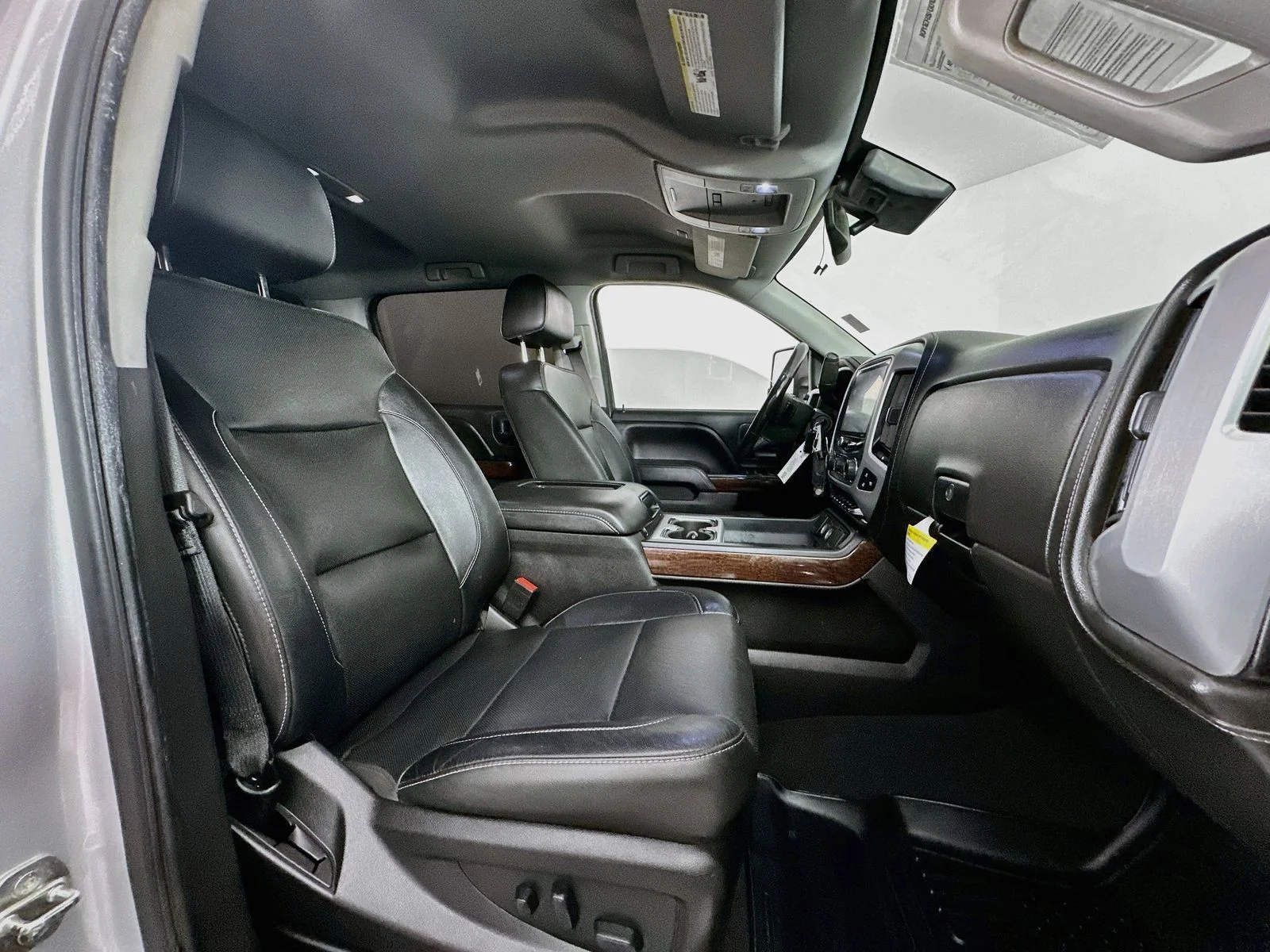 Used 2018 Quicksilver Metallic GMC SLT image 28