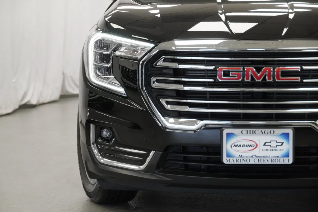 Used 2023 EBONY TWILIGHT METALLIC GMC SLT image 10