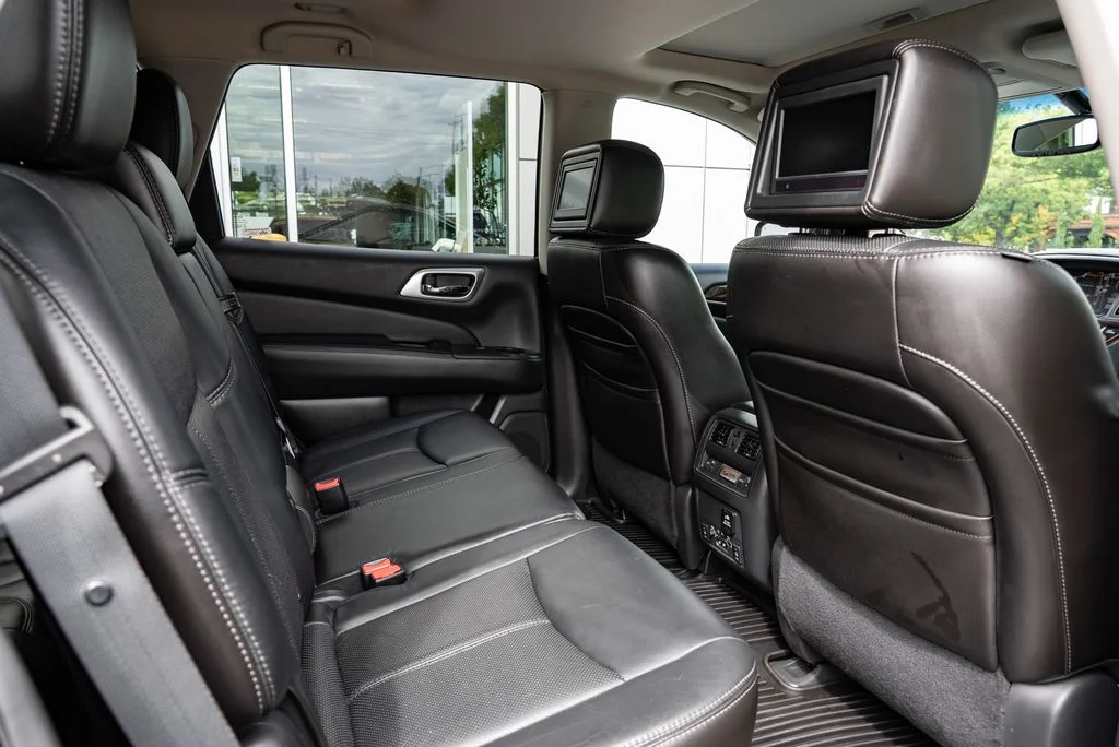 Used 2013 Black Nissan Platinum image 27