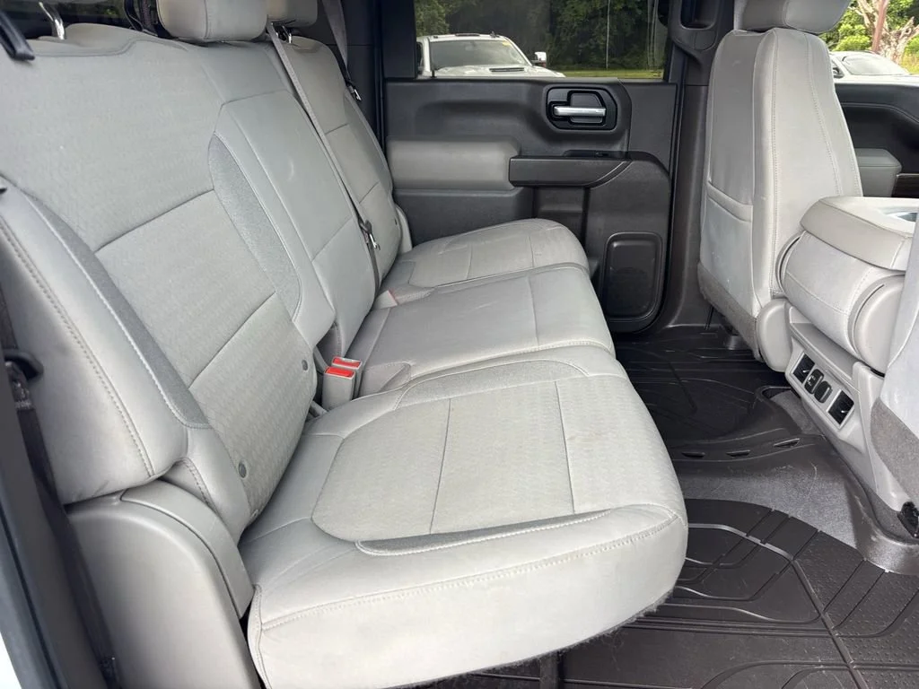Used 2020 SUMMIT WHITE Chevrolet LT image 21