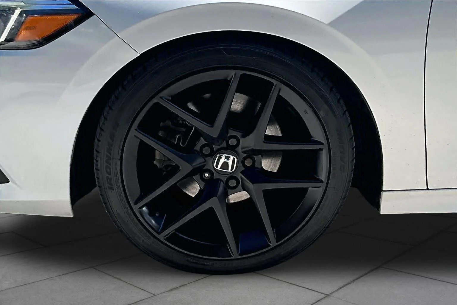 Used 2024 Platinum White Pearl Honda  image 11