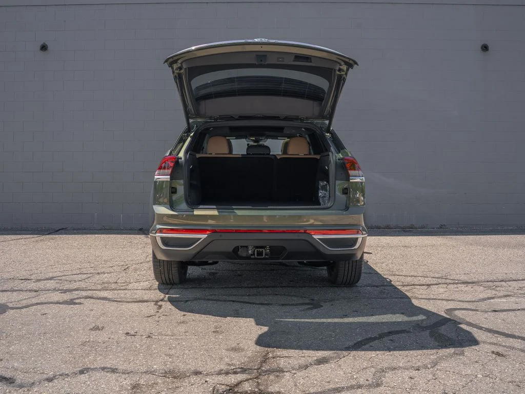 New 2026 Green Volkswagen 2.0T SEL image 6