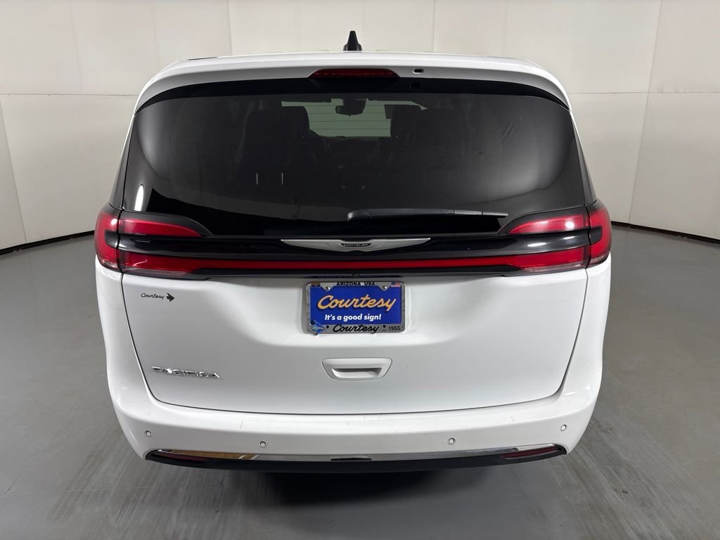 Used 2024 White Chrysler Touring L image 7