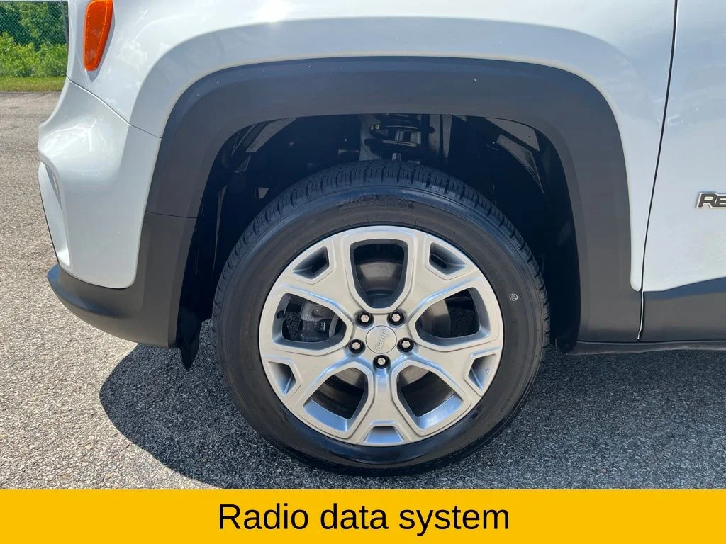 Certified Used 2022 Alpine White Jeep Limited image 11