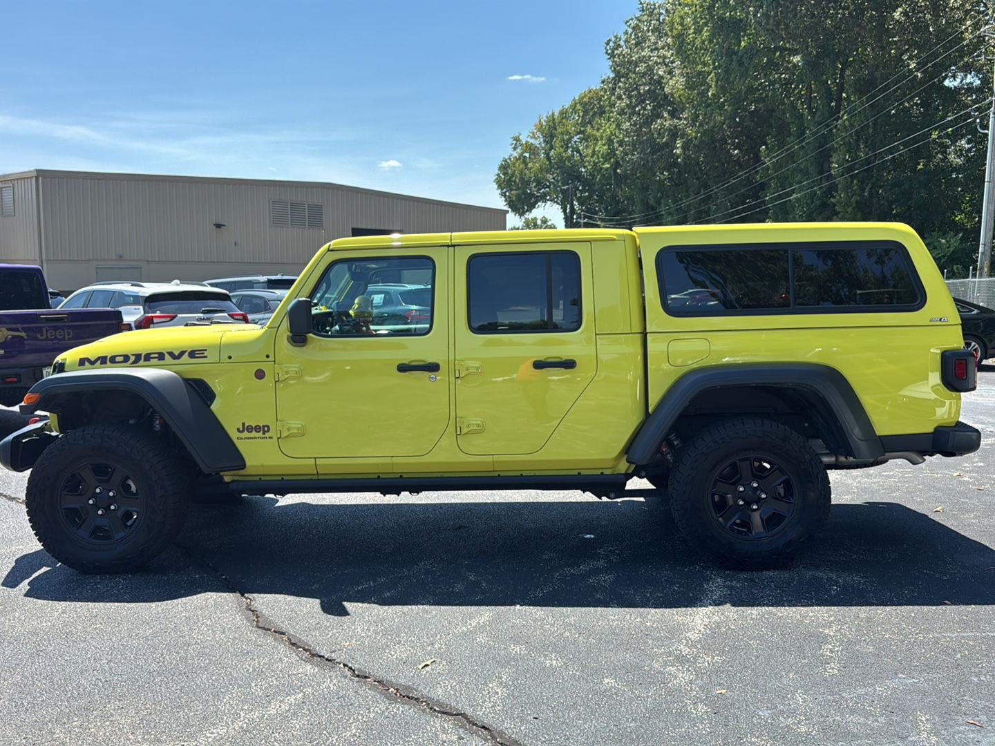 Used 2023 High Velocity Clearcoat Jeep Mojave image 6