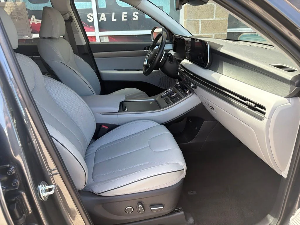 Used 2025 Gray Hyundai SEL image 22