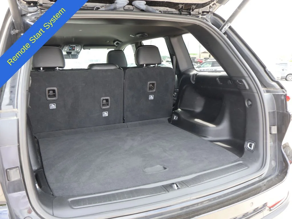 Used 2025 Black Jeep Altitude image 15