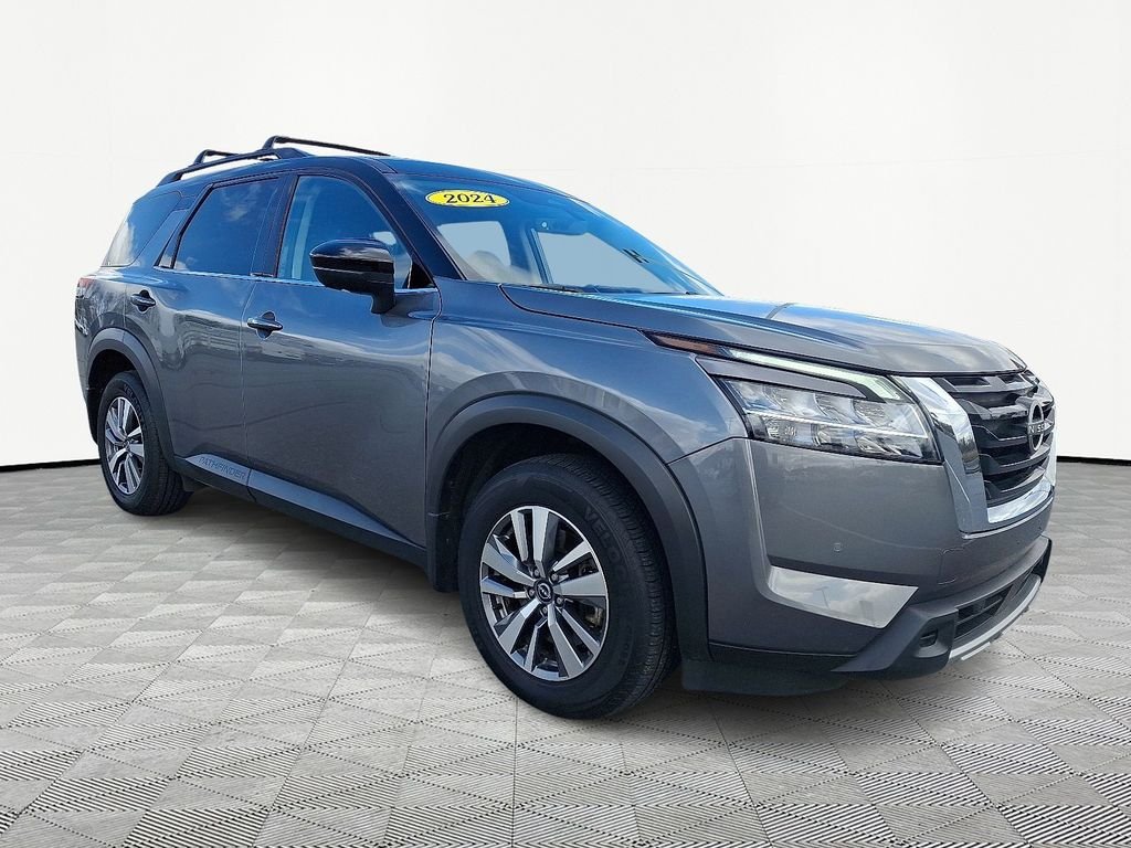 2024 Nissan Pathfinder SL