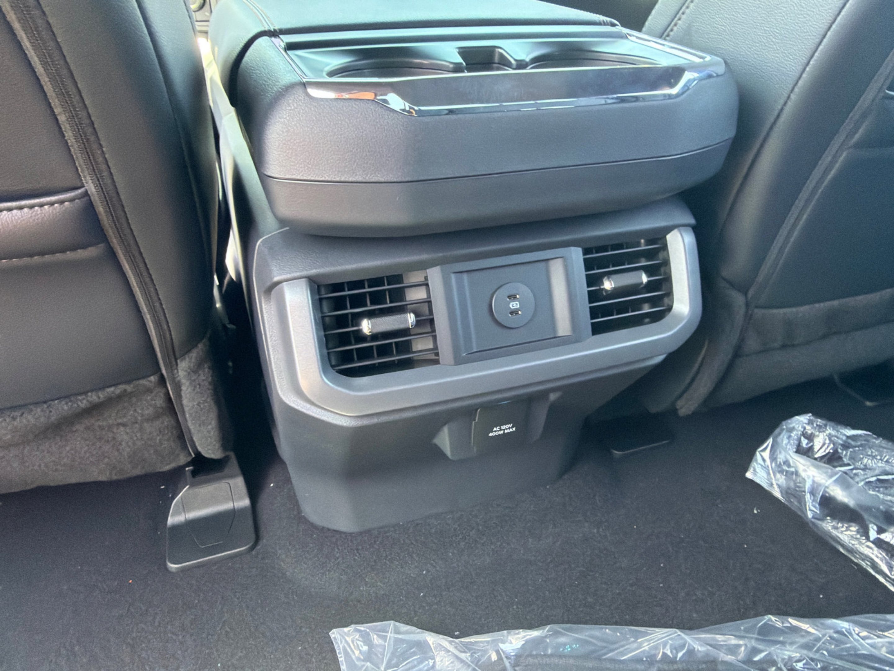 New 2026 Star White Metallic Tri-Coat Ford Lariat® image 11