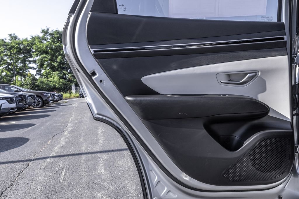 Used 2023 Silver Hyundai SEL image 29