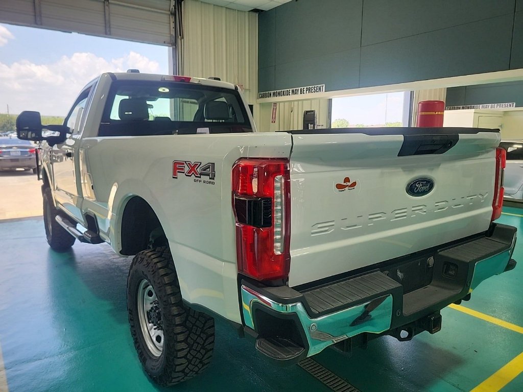 Used 2023 Oxford White Ford XL image 6