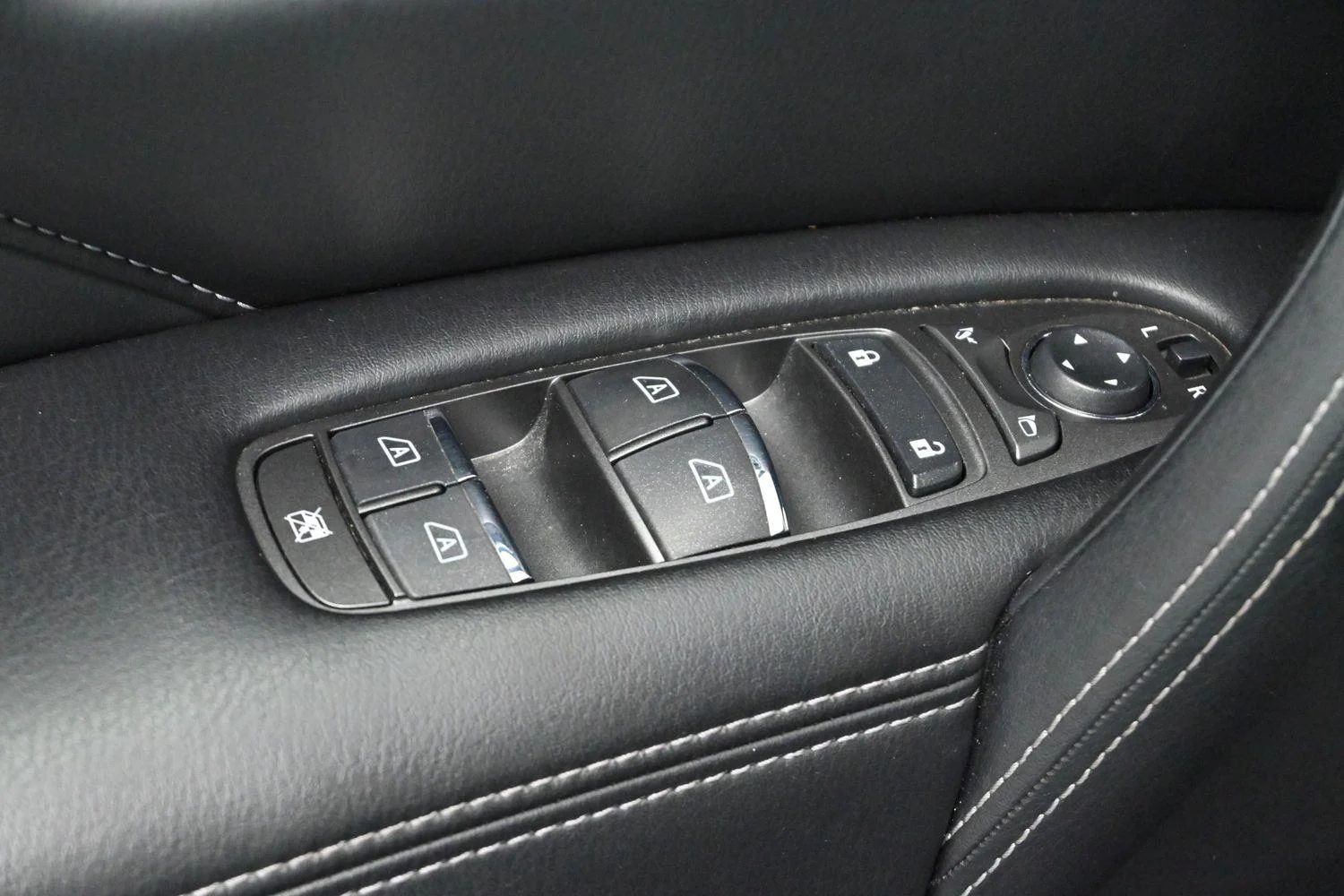 Used 2024 Anthracite Gray INFINITI LUXE image 15