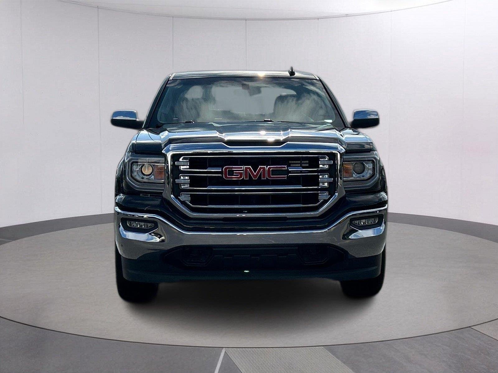 Used 2018 ONYX BLACK GMC SLT image 10