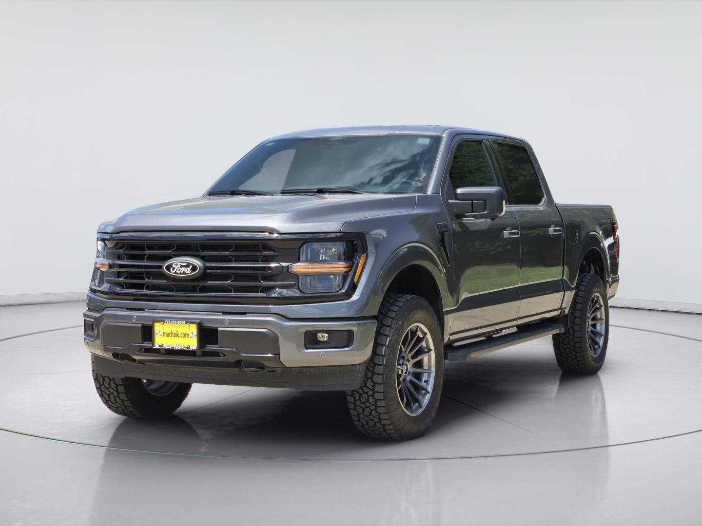 New 2026 Carbonized Gray Metallic Ford XLT image 2
