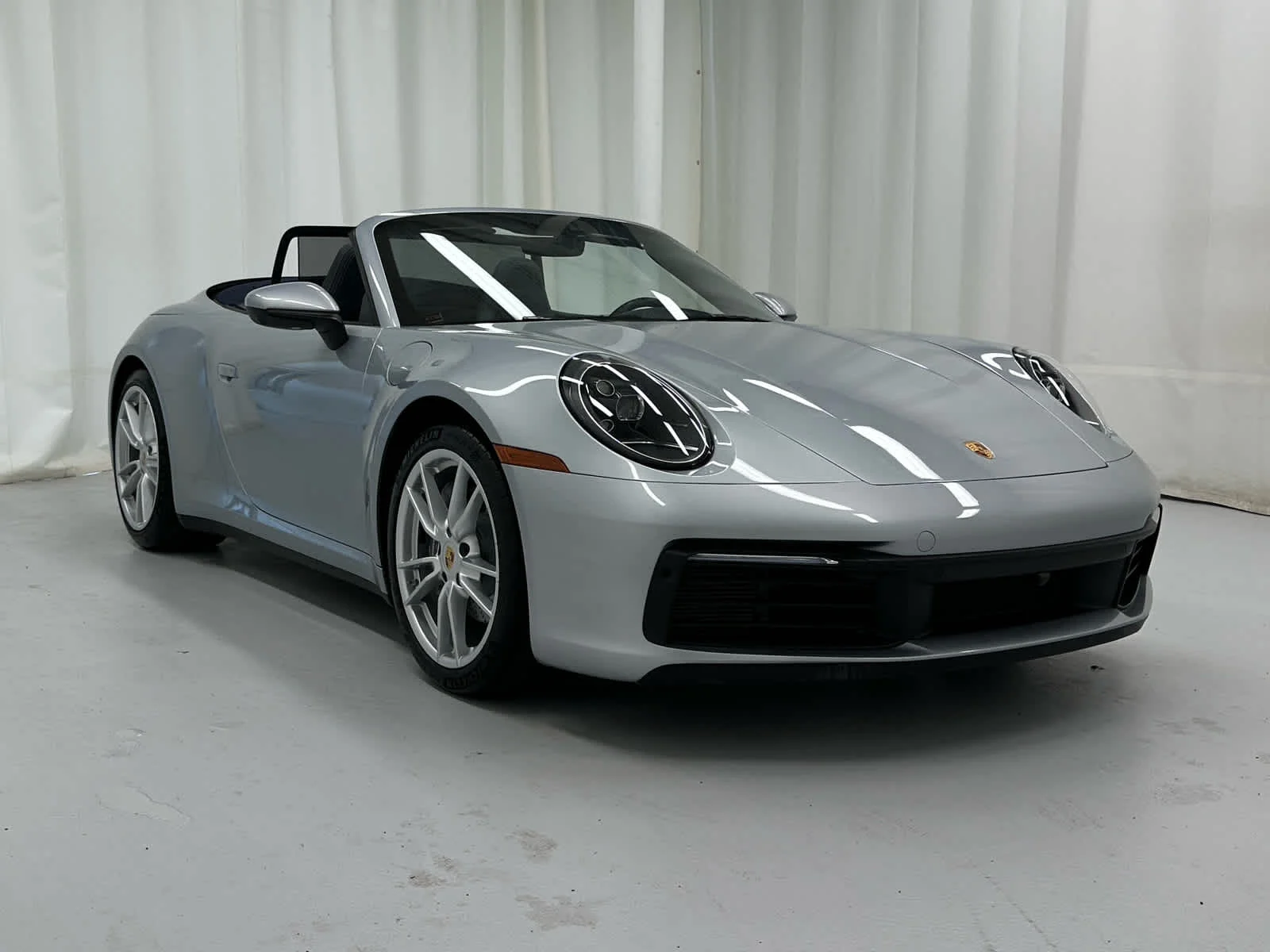 2022 Porsche 911 Carrera Cabriolet's photo