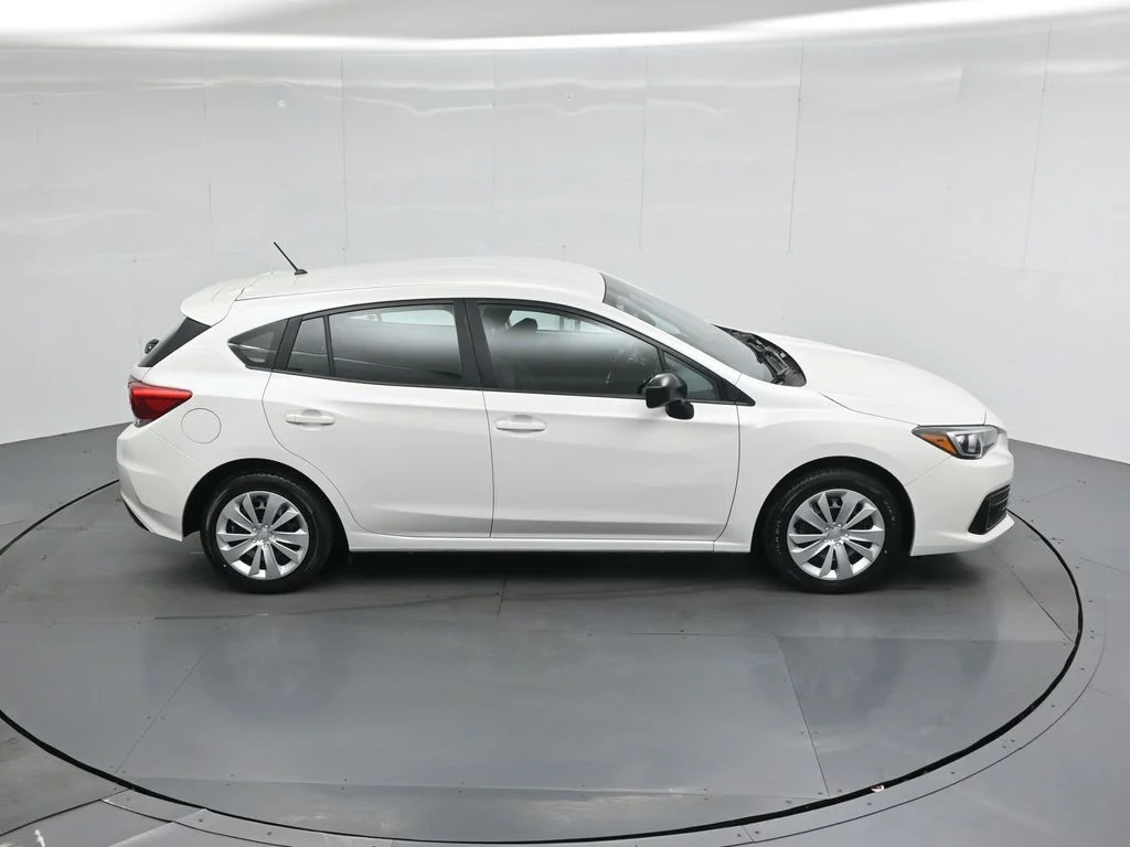 Used 2021 White Subaru Base image 33