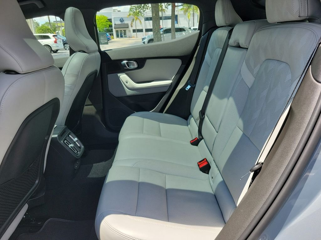 Used 2023  Polestar Long Range Dual Motor image 8