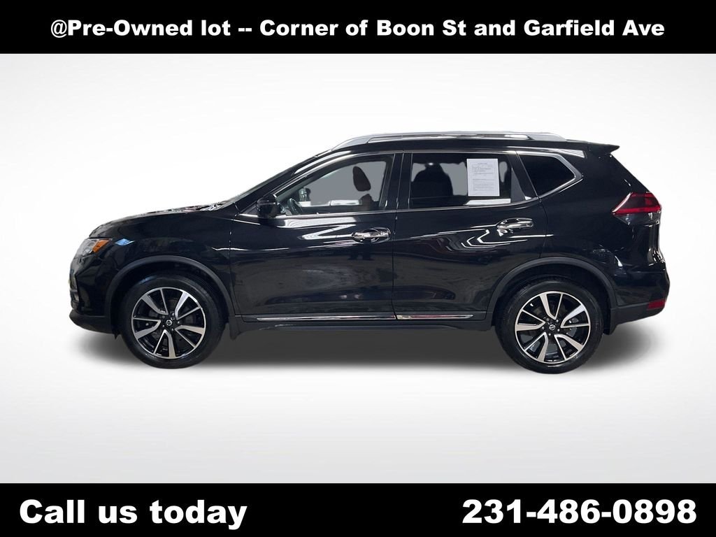 Used 2019  Nissan SL image 2