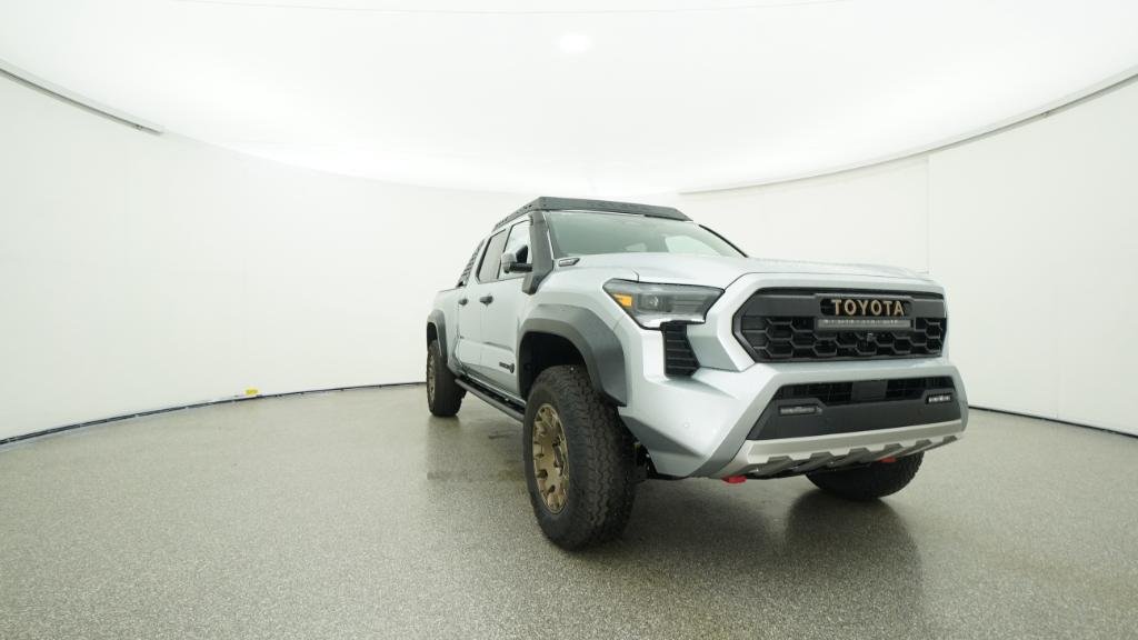 New 2026 Celestial Silver Metallic Toyota Trailhunter image 2