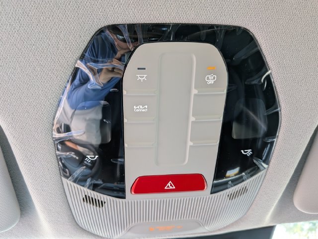 New 2026 Snow White Pearl Kia LX image 20