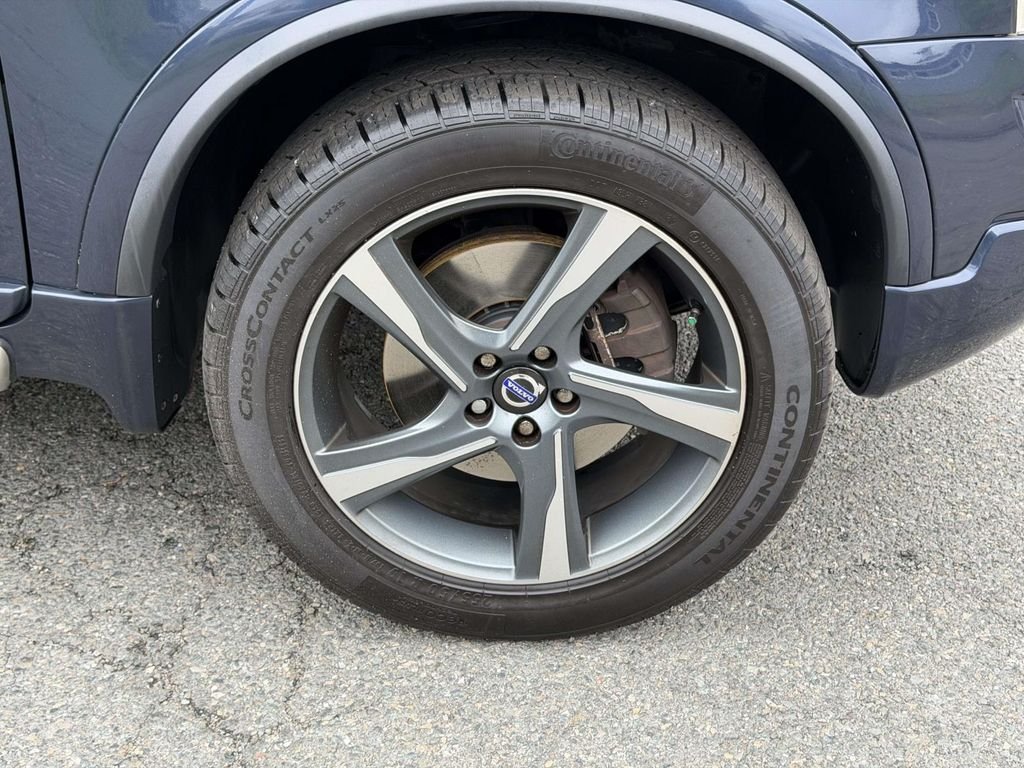 Used 2014 Blue Volvo 3.2 image 25