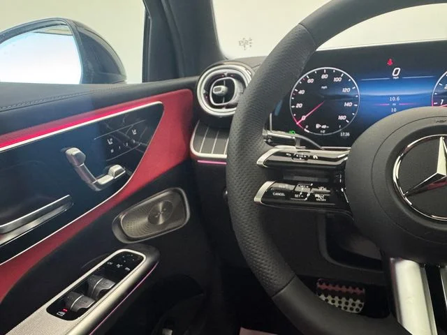 New 2027 Polar White Mercedes-Benz GLC 300 image 23