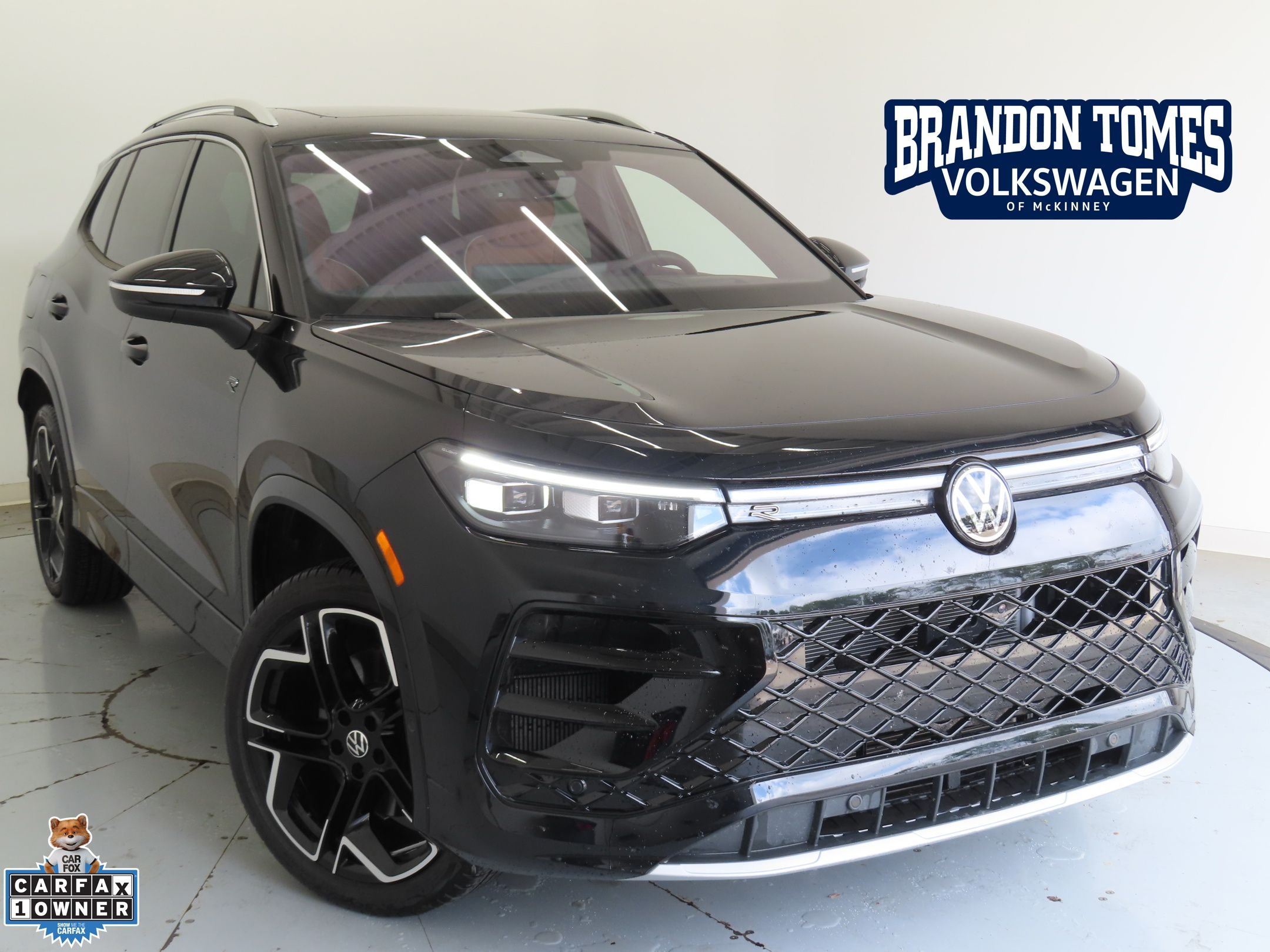 2026 Volkswagen Tiguan 2.0T SEL R-Line Turbo 4Motion's photo