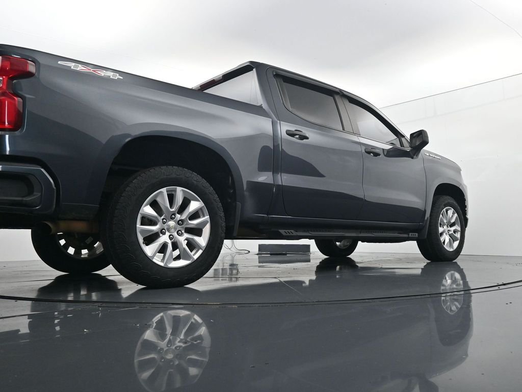Used 2021 Gray Chevrolet Custom image 35