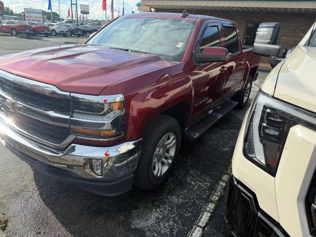 Used 2017 SIREN RED TINTCOAT Chevrolet LT image 3