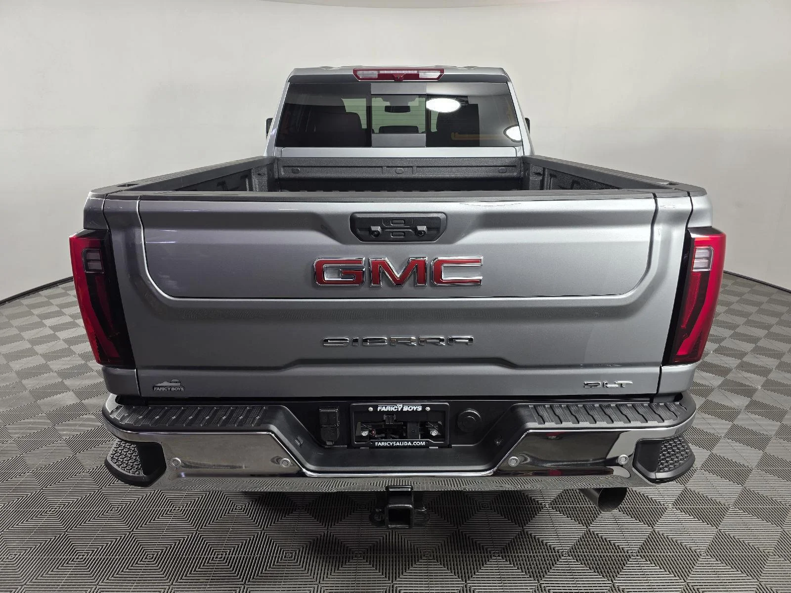 New 2025 Sterling Metallic GMC SLT image 4